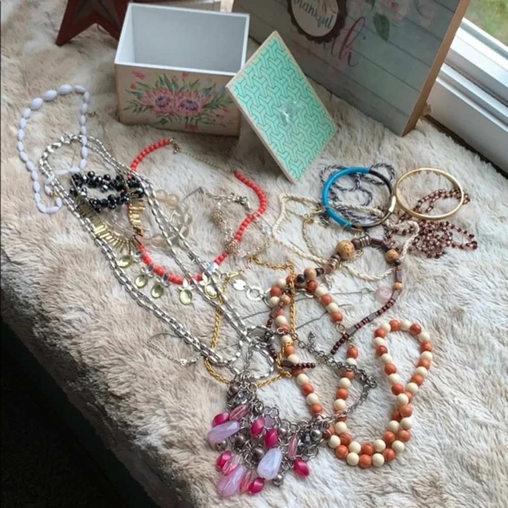 Jewelry Fun Box Please Read Below 👇